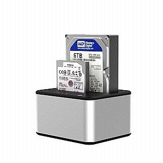 ���� ����� 5Gbps �-2 ������ 2.5"/3.5" SATA ���� DOCK12