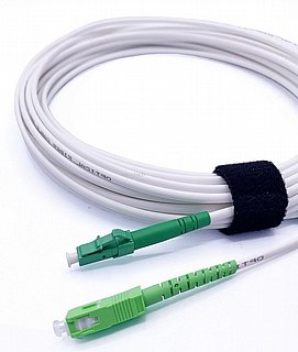 ���� SM ������� ������� LC/APC - SC/APC �� ����� ������ ������ 100 ���, OPT023AAD-100